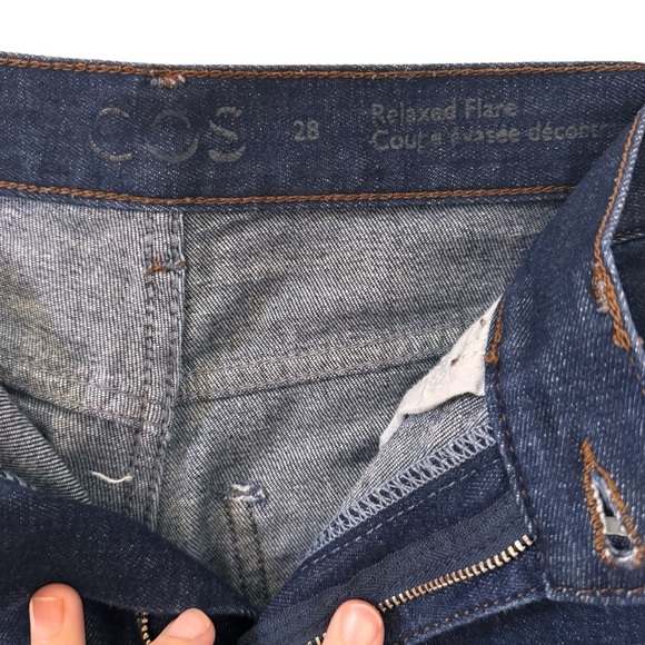COS Relaxed Flare in Dark Indigo Wash Jeans Size 28 - Picture 7 of 10